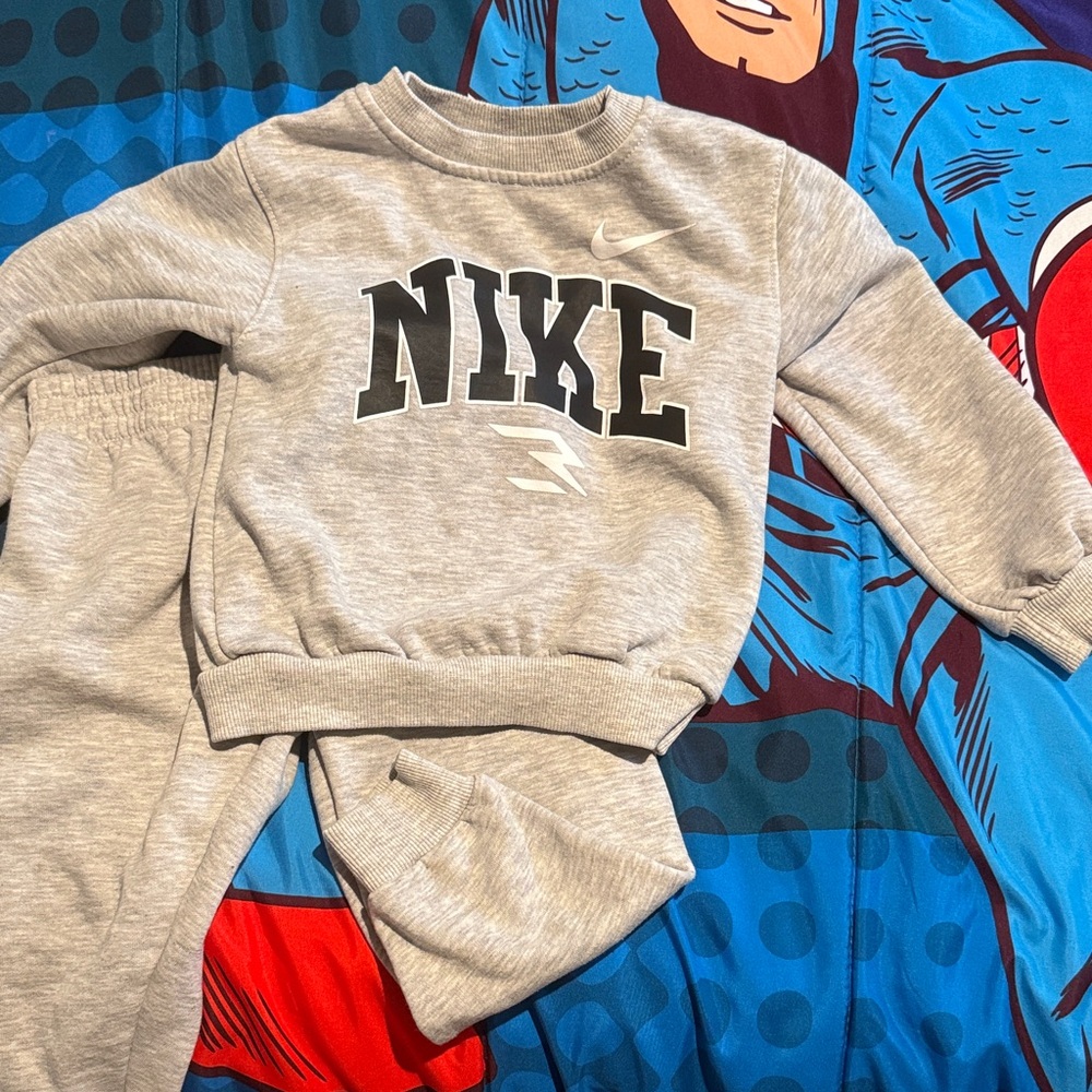 Nike Kids Gray Logo Crewneck Sweatsuit